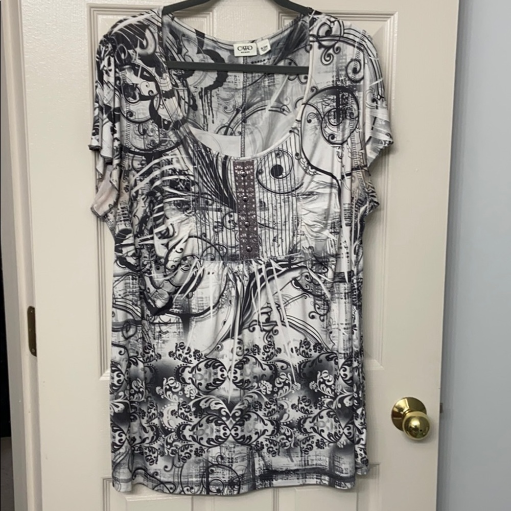 Cute capped sleeve black n white top